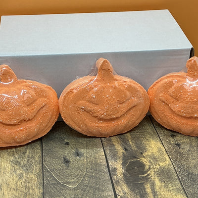 5oz Pumpkin Spice Pumpkin shaped Bath Bomb